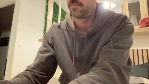 Snapshot of justmeandyou00 chatting on February 20, 6:02 pm justmeandyou00 online show from February 20, 6:02 pm