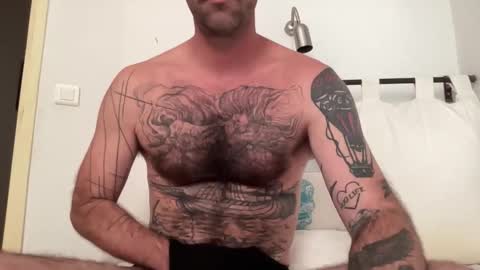 Snapshot of justmeandyou00 chatting on October 6, 2:14 pm justmeandyou00 online show from October 6, 2:14 pm