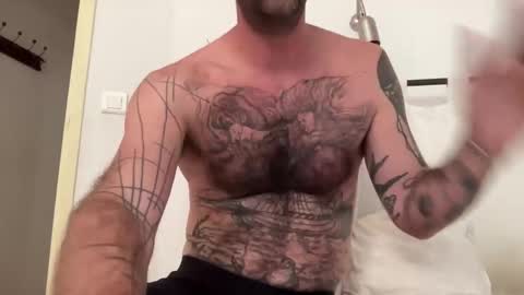 Snapshot of justmeandyou00 chatting on October 13, 1:33 pm justmeandyou00 online show from October 13, 1:33 pm