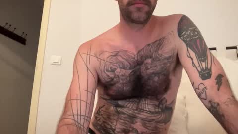 Snapshot of justmeandyou00 chatting on October 22, 9:53 am justmeandyou00 online show from October 22, 9:53 am