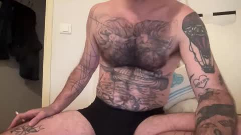 Snapshot of justmeandyou00 chatting on December 19, 11:06 am justmeandyou00 online show from December 19, 11:06 am