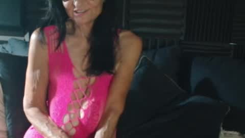 Snapshot of justmebev19591234 chatting on October 16, 9:54 am Bev aka Diamond online show from October 16, 9:54 am