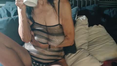 Snapshot of justmebev19591234 chatting on October 27, 9:13 am Bev aka Diamond online show from October 27, 9:13 am