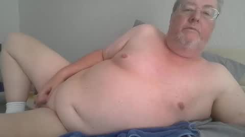 Snapshot of justmedm64 chatting on April 6, 1:34 pm justmedm64 online show from April 6, 1:34 pm