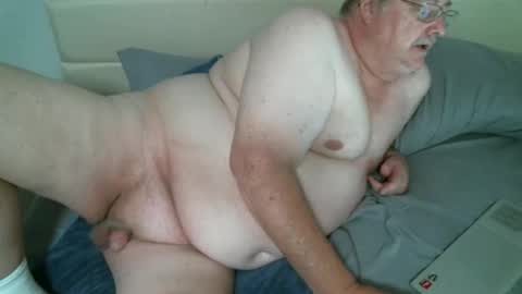 Snapshot of justmedm64 chatting on May 17, 1:36 am justmedm64 online show from May 17, 1:36 am