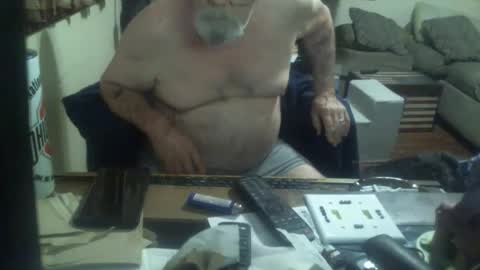 Snapshot of justmeohio chatting on May 31, 1:58 am justmeohio online show from May 31, 1:58 am