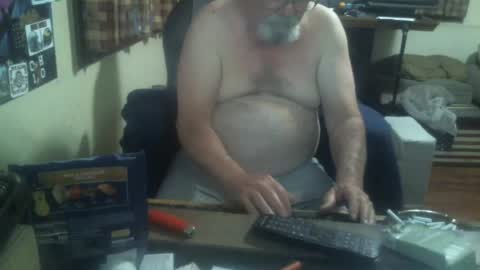 Snapshot of justmeohio chatting on August 1, 12:54 am justmeohio online show from August 1, 12:54 am
