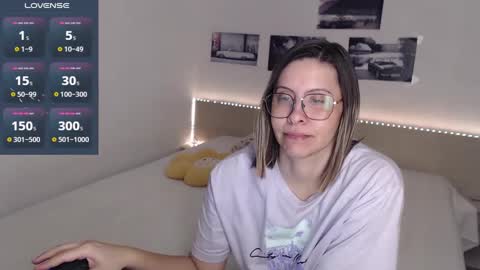 Julie online show from December 20, 5:04 am