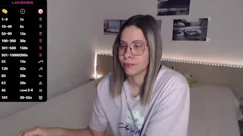 Julie online show from November 20, 4:56 am