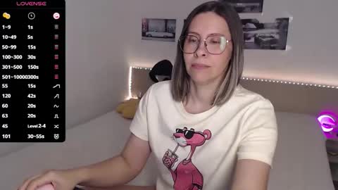 Julie online show from April 25, 3:31 pm