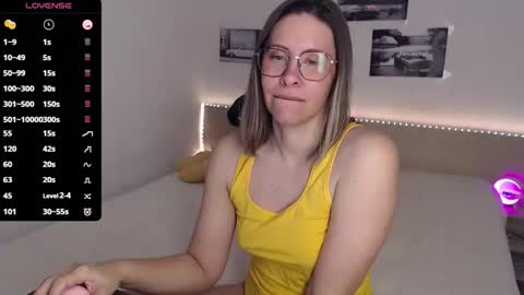 Julie online show from April 26, 4:10 am