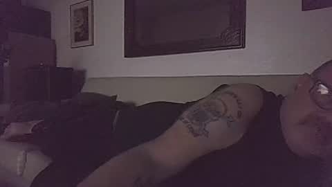 Snapshot of justplainbad chatting on January 18, 9:35 am Badtikr online show from January 18, 9:35 am