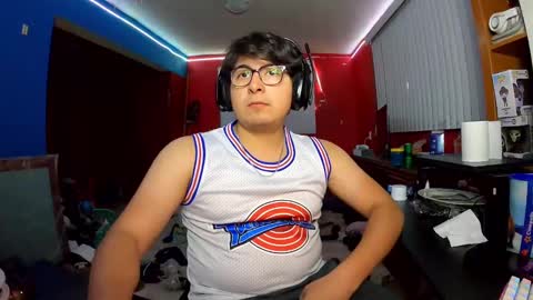 Snapshot of justsky117 chatting on January 19, 4:01 am justsky117 online show from January 19, 4:01 am