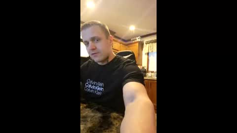 Snapshot of justus0624 chatting on April 1, 12:11 am justus0624 online show from April 1, 12:11 am