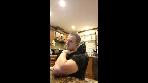 Snapshot of justus0624 chatting on April 6, 1:58 am justus0624 online show from April 6, 1:58 am