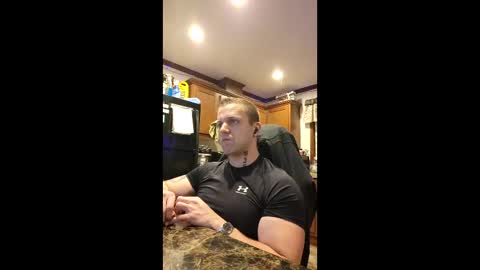 Snapshot of justus0624 chatting on April 18, 5:11 am justus0624 online show from April 18, 5:11 am