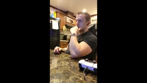 Snapshot of justus0624 chatting on April 25, 1:41 am justus0624 online show from April 25, 1:41 am