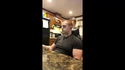 Snapshot of justus0624 chatting on April 28, 2:27 am justus0624 online show from April 28, 2:27 am