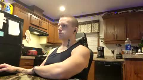 Snapshot of justus0624 chatting on July 20, 1:53 am justus0624 online show from July 20, 1:53 am
