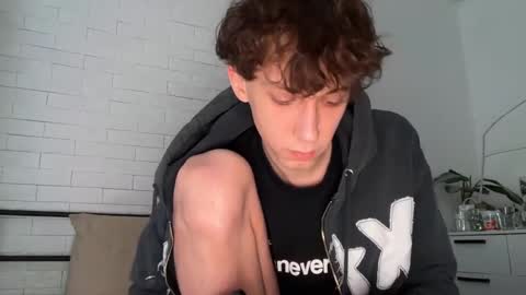 Snapshot of jw0nder chatting on March 20, 2:33 pm JW online show from March 20, 2:33 pm