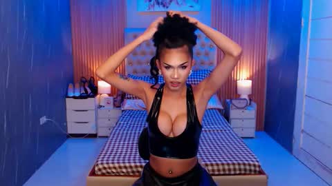 Snapshot of jynxocean chatting on October 6, 10:23 am Jynx online show from October 6, 10:23 am