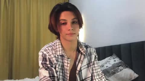 Snapshot of k0sta_32 chatting on February 1, 12:29 am k0sta online show from February 1, 12:29 am