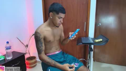 k_florez online show from February 15, 9:11 pm