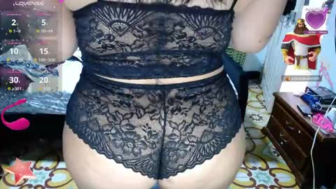 Snapshot of kaarlaa_ chatting on May 22, 6:02 pm Karla online show from May 22, 6:02 pm