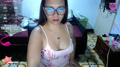 Snapshot of kaarlaa_ chatting on June 2, 6:10 pm Karla online show from June 2, 6:10 pm