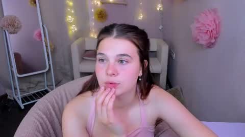 Snapshot of kacey_love chatting on June 24, 5:34 pm Kacey online show from June 24, 5:34 pm