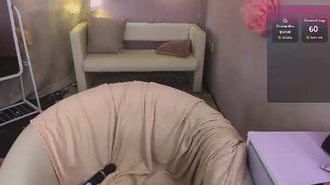 Snapshot of kacey_love chatting on July 14, 10:21 am Kacey online show from July 14, 10:21 am