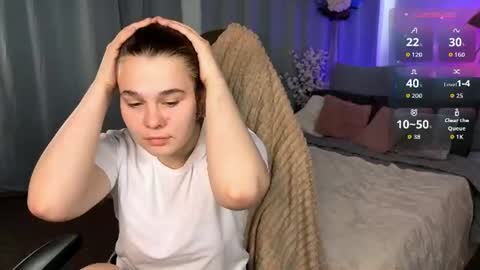 Snapshot of kacey_love chatting on July 15, 5:45 am Kacey online show from July 15, 5:45 am
