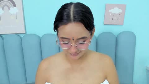 Kyelie online show from January 5, 9:25 pm