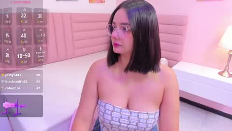 Kyelie online show from October 3, 8:17 pm