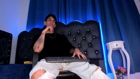 Kael Dominus online show from May 6, 2:29 am