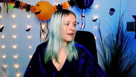 Snapshot of kaela_spell_ chatting on October 28, 8:00 pm kaela_spell_ online show from October 28, 8:00 pm