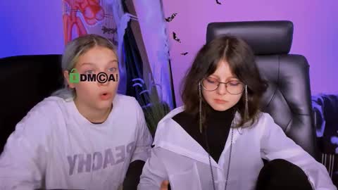 Snapshot of kaela_spell_ chatting on November 4, 8:19 pm kaela_spell_ online show from November 4, 8:19 pm