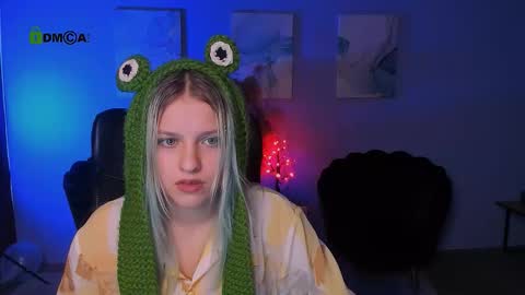 Snapshot of kaela_spell_ chatting on November 14, 10:25 am kaela_spell_ online show from November 14, 10:25 am