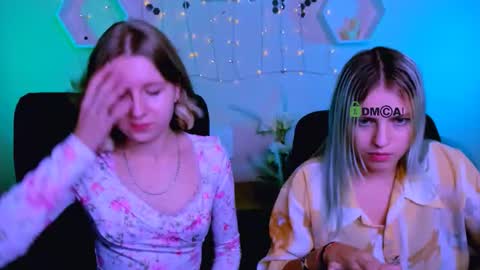 Snapshot of kaela_spell_ chatting on November 14, 10:29 pm kaela_spell_ online show from November 14, 10:29 pm