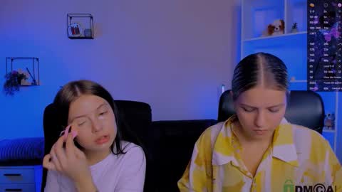 Snapshot of kaela_spell_ chatting on November 17, 8:36 pm kaela_spell_ online show from November 17, 8:36 pm