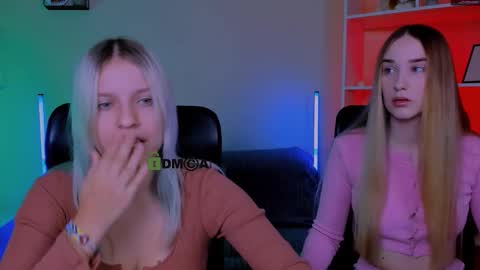 Snapshot of kaela_spell_ chatting on November 20, 9:09 am kaela_spell_ online show from November 20, 9:09 am