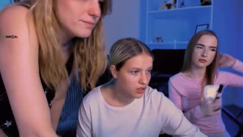 Snapshot of kaela_spell_ chatting on November 23, 9:25 pm kaela_spell_ online show from November 23, 9:25 pm