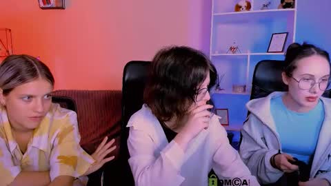 Snapshot of kaela_spell_ chatting on December 2, 8:37 pm kaela_spell_ online show from December 2, 8:37 pm