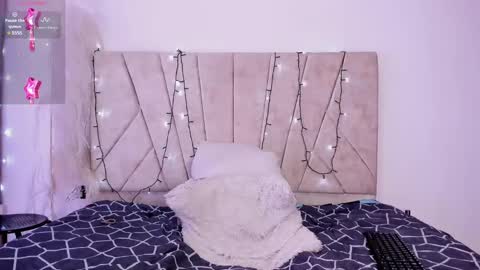 Kaela online show from December 20, 1:43 pm