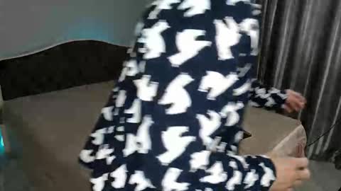 Snapshot of kai_chicken chatting on December 5, 9:51 am Kai Chicken online show from December 5, 9:51 am