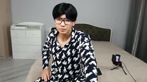 Snapshot of kai_chicken chatting on December 19, 8:54 am Kai Chicken online show from December 19, 8:54 am