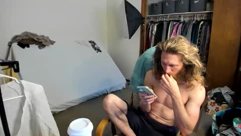 Snapshot of kaiku77 chatting on May 17, 4:36 pm Kaiku77 online show from May 17, 4:36 pm