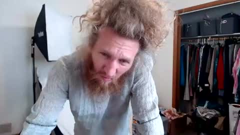 Snapshot of kaiku77 chatting on June 15, 8:22 pm Kaiku77 online show from June 15, 8:22 pm
