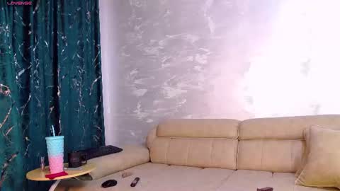 Snapshot of kailalewis chatting on June 12, 5:34 pm Kaila Lewis online show from June 12, 5:34 pm