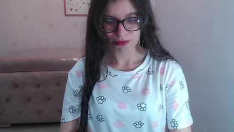 Snapshot of kailee_ch chatting on April 11, 12:31 pm Kailee online show from April 11, 12:31 pm